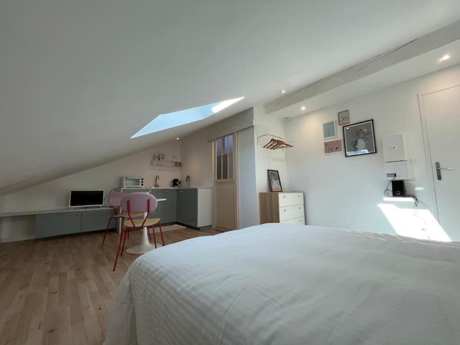 Studio Jade : Charmant Logement Place Clemenceau Appartement Pau Buitenkant foto