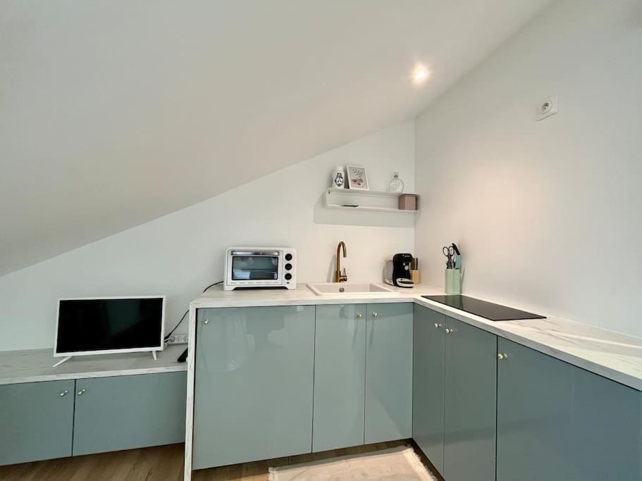 Studio Jade : Charmant Logement Place Clemenceau Appartement Pau Buitenkant foto